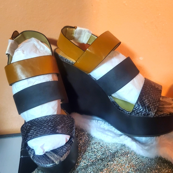 Tri-color snake print wedge sandals (Brand New) - Picture 2 of 12